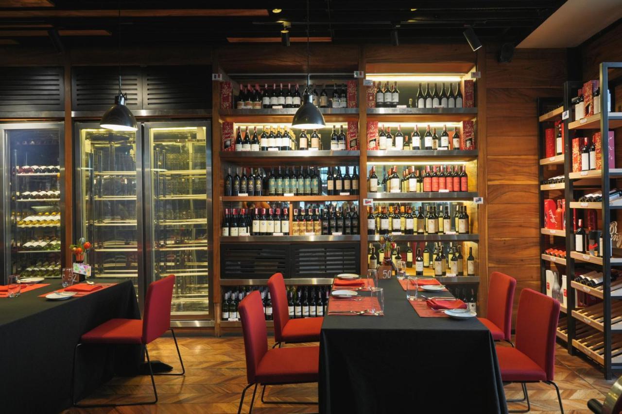 So/ Bangkok Hotel Exterior foto Wine shop in Hong Kong